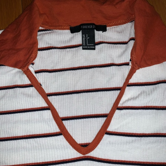 FOREVER 21 | Collar Neck T-Shirt - Picture 3 of 4